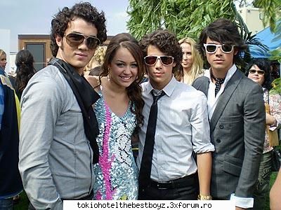 jonas brothers miley