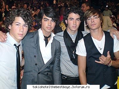 jonas brothers zac efron