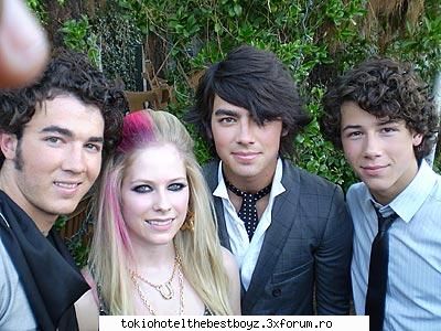 jonas brothers impresia mai fost asta... &nbsp; scz..