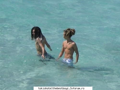 kaulitz twince ok...nuj daka sunt din ibita sau caraibe app bill are dreduri false