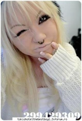 hannie dropkick aici arata tipa japoneza ffff