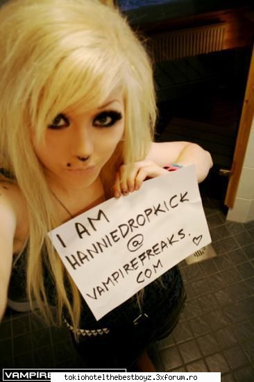 :hi:  :hi:  :hi:  mai am poze molte dar mai punetzi ji voi...  :hi: hannie dropkick