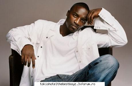 akon s-a nascut pe data de 14 octombrie 1981 in senegal, unde si-a petrecut si o parte din