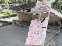 si dupa ce a fost distrusa :x  :x  :x  :x  :x  :x  :x  :x faimoasa statzie de autobuz a gemenilor a