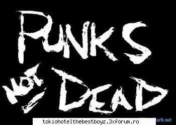 punk adooooooor &nbsp; punk`s not dead