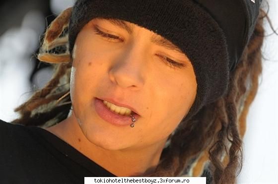 poze funny t:uh cemi plache cant chitara