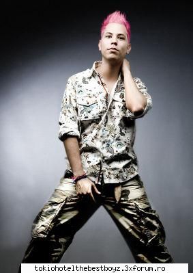 christian chavez a lesinat pe 
christian chavez a lesinat pe scena in timpul unui concert pe care