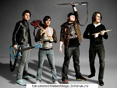 nu ma pasioneaza da pun o poza :zzz: fall out boy